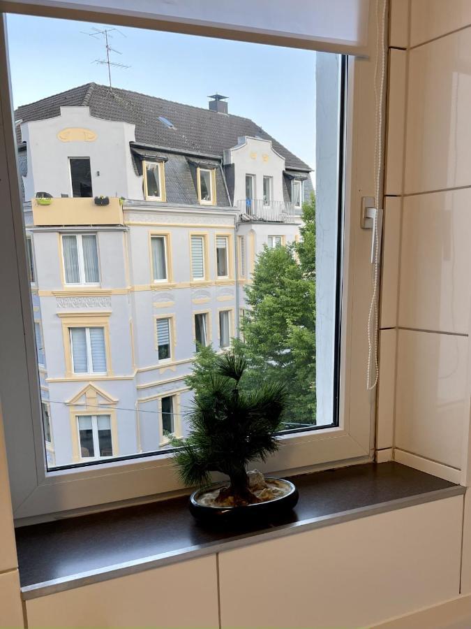 Nostalgie Apartment - 3 Zimmer, 5 Betten, 7 Personen, Kontaktloses Einchecken, Netflix Wuppertal Exterior foto